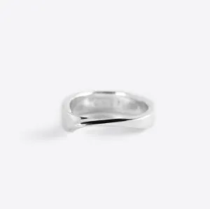 Amor Ring ─ Bold, Premium