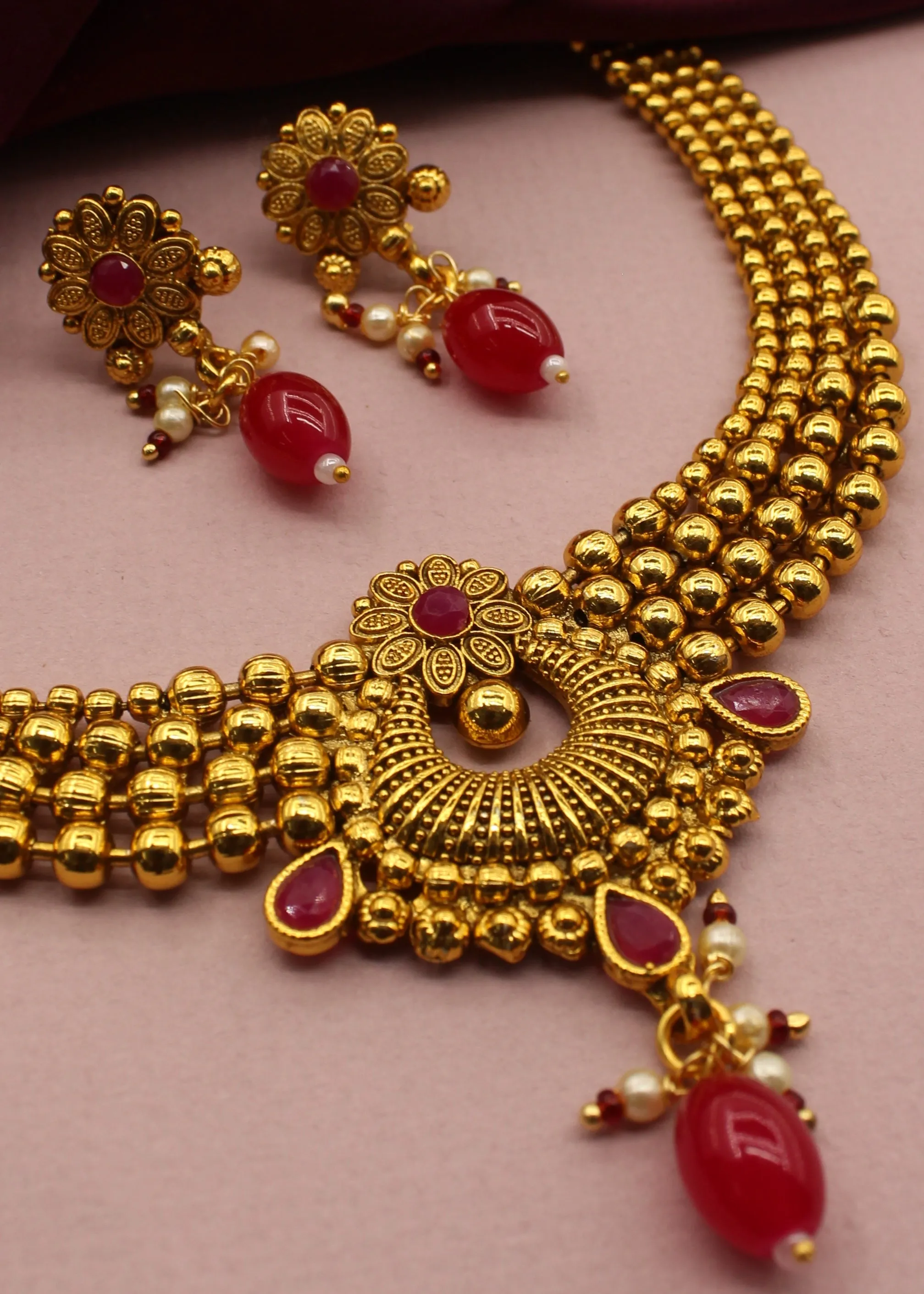 GORGEOUS ANTIQUE NECKLACE